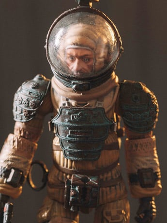 Alien Kane In Spacesuit 1:18 Scale PX Previews Exclusive Figure Gallery Image 2