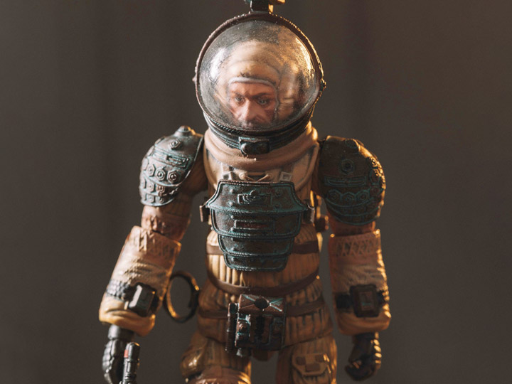 Alien Kane In Spacesuit 1:18 Scale PX Previews Exclusive Figure Gallery Image 1
