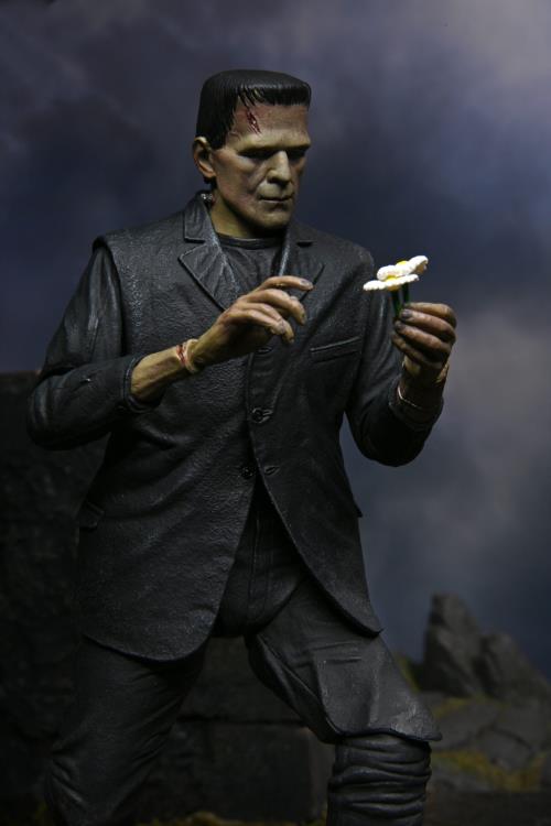 Universal Monsters Ultimate Frankenstein's Monster (Color) 7" Scale Figure Gallery Image 11