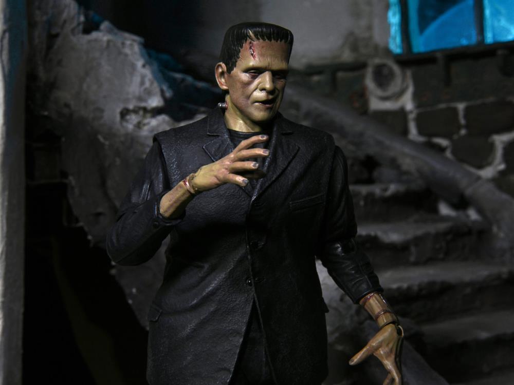 Universal Monsters Ultimate Frankenstein's Monster (Color) 7" Scale Figure Gallery Image 17