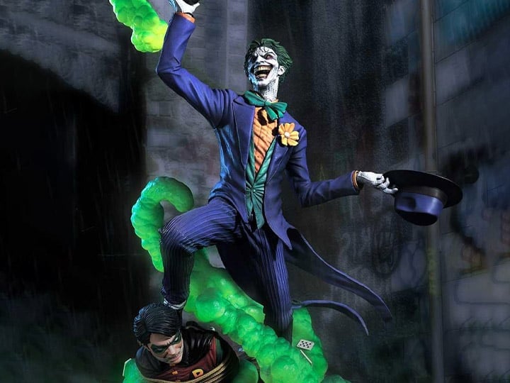 DC Comics Museum Masterline The Joker (Say Cheese) Deluxe 1/3 Scale Statue Gallery Image 1