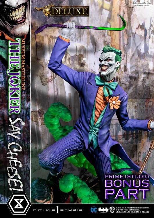 DC Comics Museum Masterline The Joker (Say Cheese) Deluxe 1/3 Scale Statue (With Bonus) Gallery Image 8