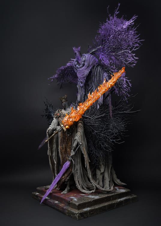 Dark Souls III Pontiff Sulyvahn 1/7 Scale Deluxe Limited Edition Statue Gallery Image 10