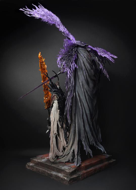 Dark Souls III Pontiff Sulyvahn 1/7 Scale Deluxe Limited Edition Statue Gallery Image 9
