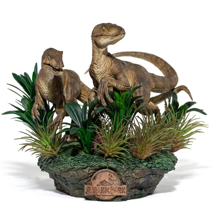 Jurassic Park Just The Two Raptors 1/10 Deluxe Art Scale Limited Edition Statue Gallery Image 16