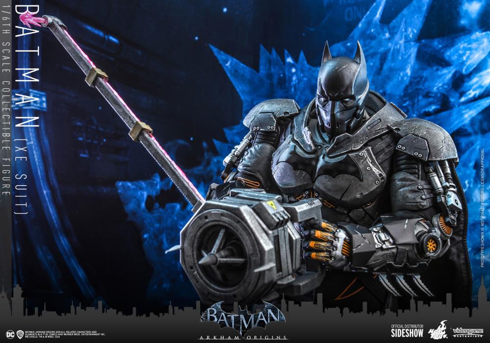Batman: Arkham Origins VGM52 Batman (XE Suit) 1/6th Scale Collectible Figure Gallery Image 7