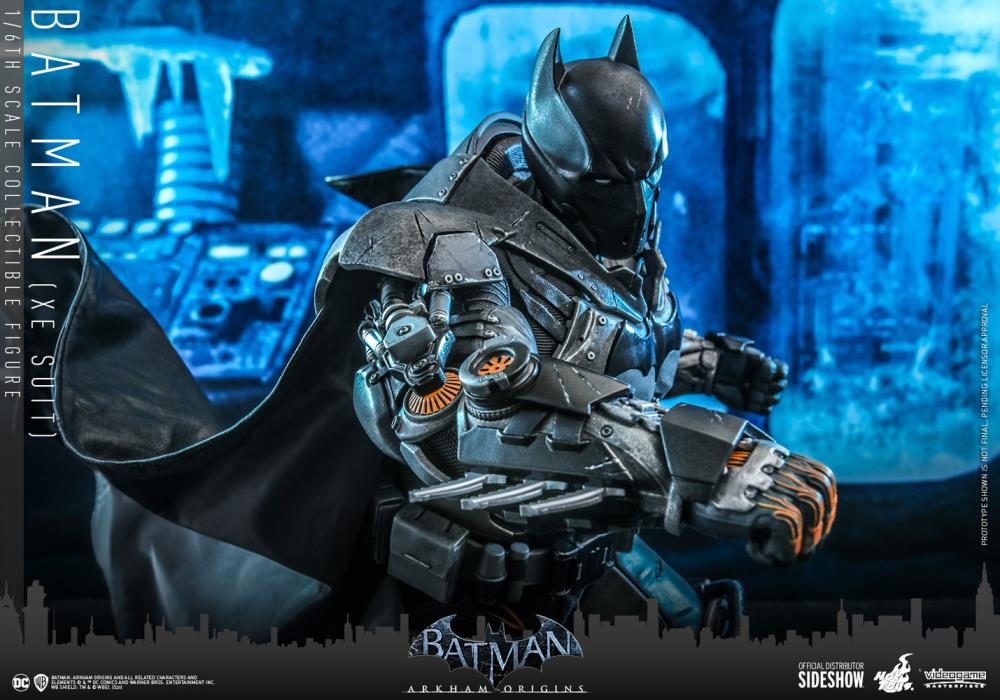 Batman: Arkham Origins VGM52 Batman (XE Suit) 1/6th Scale Collectible Figure Gallery Image 14
