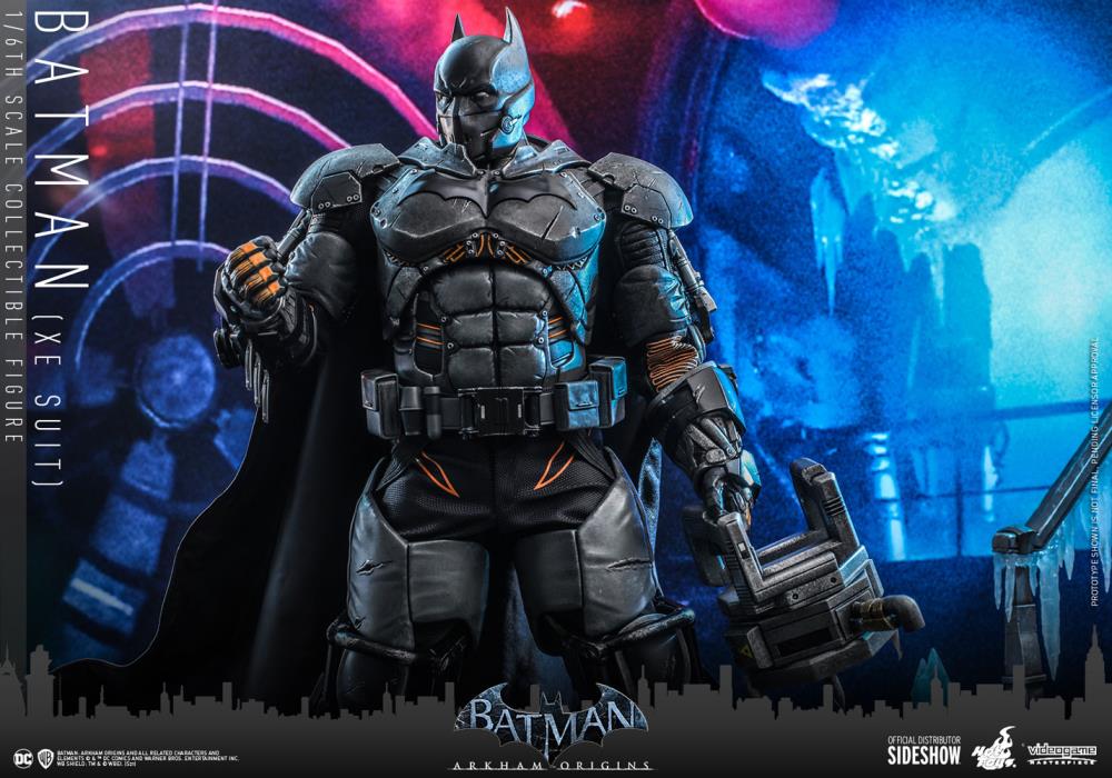Batman: Arkham Origins VGM52 Batman (XE Suit) 1/6th Scale Collectible Figure Gallery Image 8