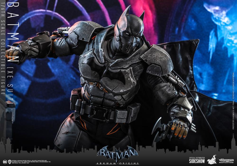 Batman: Arkham Origins VGM52 Batman (XE Suit) 1/6th Scale Collectible Figure Gallery Image 9