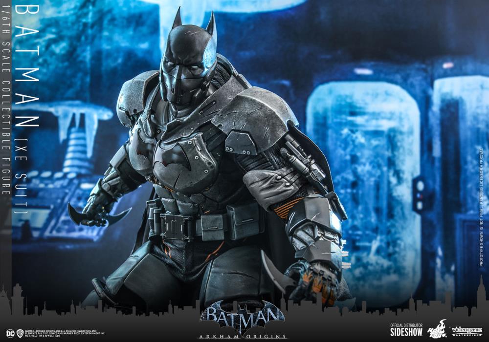 Batman: Arkham Origins VGM52 Batman (XE Suit) 1/6th Scale Collectible Figure Gallery Image 10
