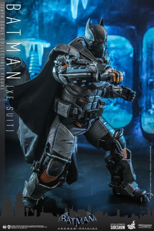 Batman: Arkham Origins VGM52 Batman (XE Suit) 1/6th Scale Collectible Figure Gallery Image 4