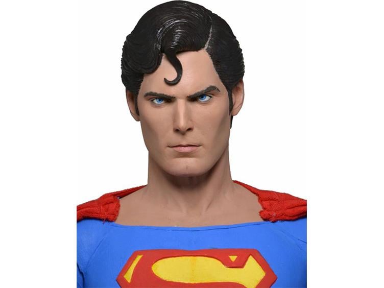 Superman 1/4 Scale Figure Gallery Image 2
