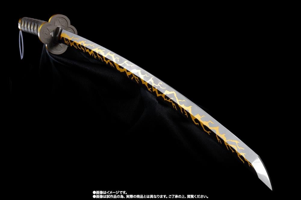 Demon Slayer: Kimetsu no Yaiba Proplica Zenitsu Agatsuma's Nichirin Sword Gallery Image 3