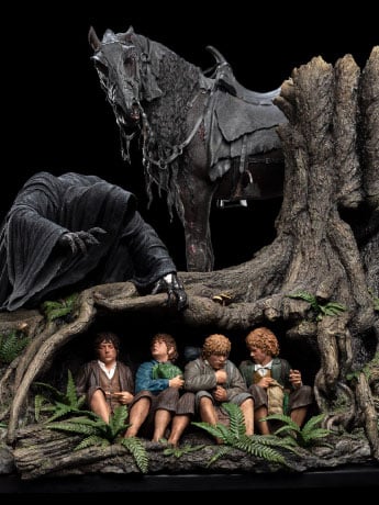 The Lord of the Rings Masters Collection Escape Off the Road 1/6 Scale Limited Edition Statue Gallery Image 2