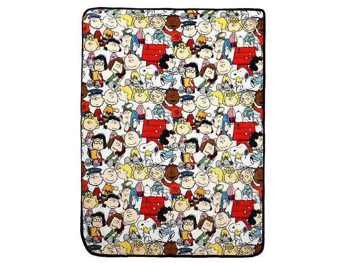Peanuts Group Fleece Throw Gallery Image 1
