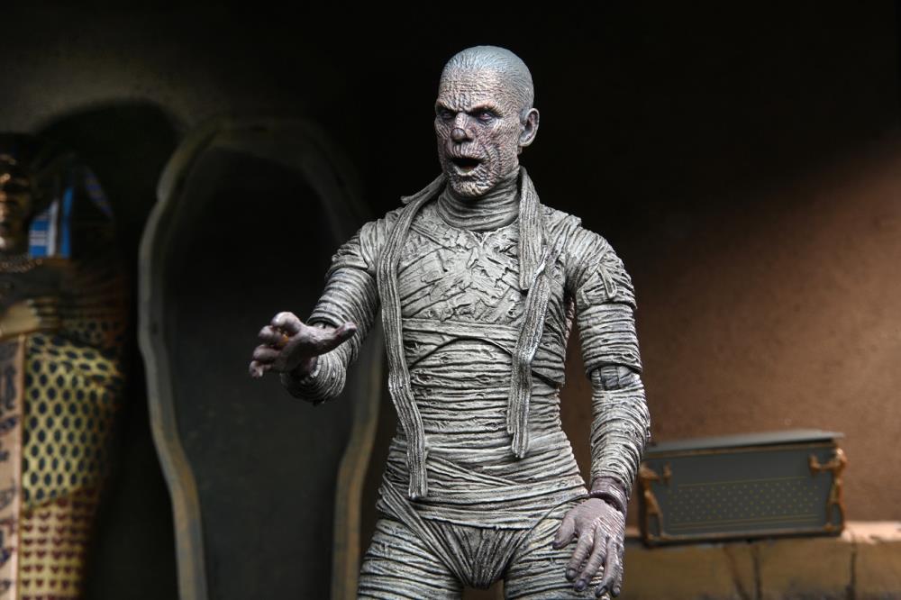 Universal Monsters Ultimate Mummy (Color) Figure Gallery Image 10
