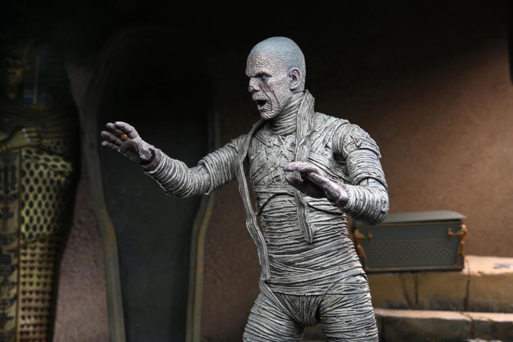 Universal Monsters Ultimate Mummy (Color) Figure Gallery Image 9