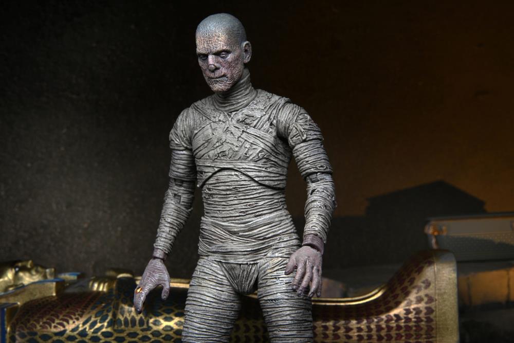 Universal Monsters Ultimate Mummy (Color) Figure Gallery Image 12