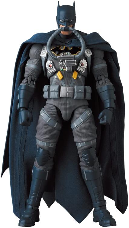 Batman: Hush MAFEX No.166 Batman (Stealth Jumper Ver.) Action Figure Gallery Image 3