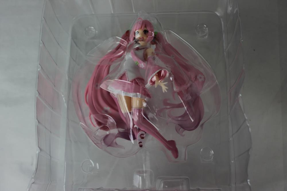 Defective Loot Box #0085 (DAMAGED - ALL SALES FINAL) Gallery Image 17