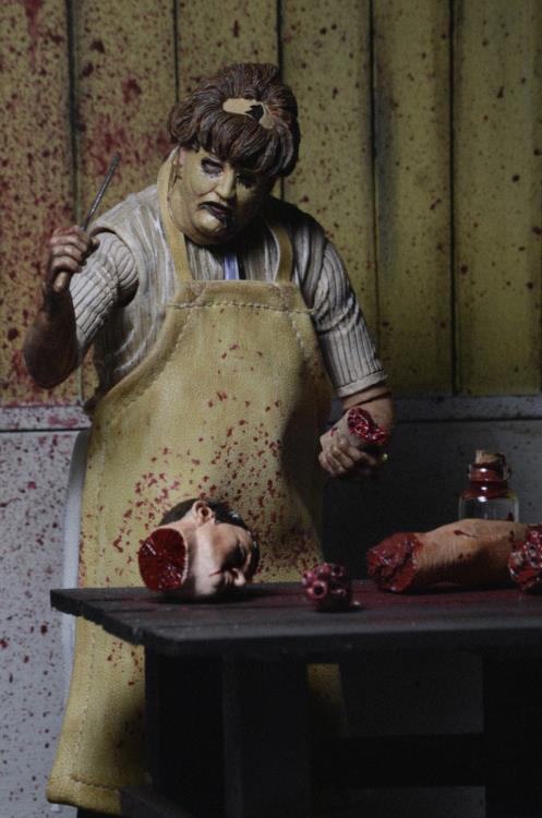Texas Chainsaw Massacre Ultimate Leatherface Figure Gallery Image 13