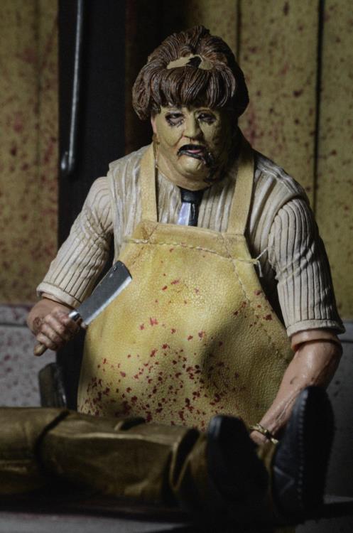 Texas Chainsaw Massacre Ultimate Leatherface Figure Gallery Image 10