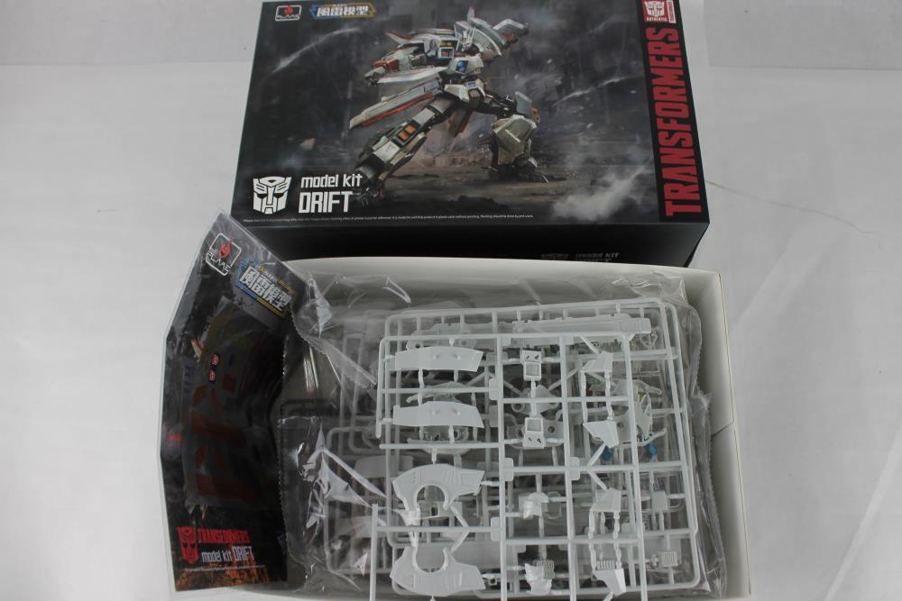 Defective Loot Box #0123 (DAMAGED - ALL SALES FINAL) Gallery Image 7