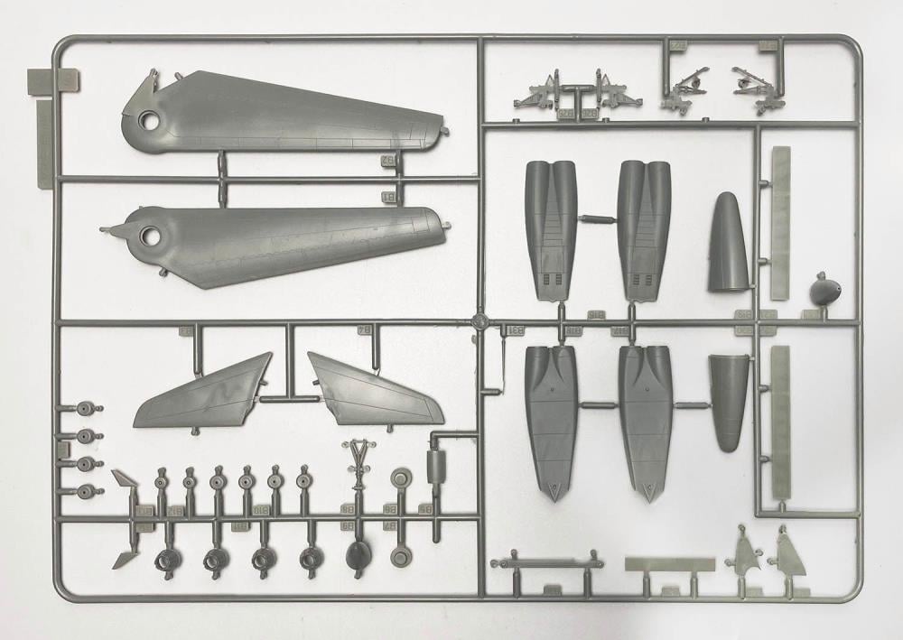 U.S. Air Force Bomber B-1B Lancer Andersen Air Base, Guam 1/144 Scale Model Kit Gallery Image 7