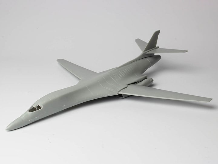 U.S. Air Force Bomber B-1B Lancer Andersen Air Base, Guam 1/144 Scale Model Kit Gallery Image 1