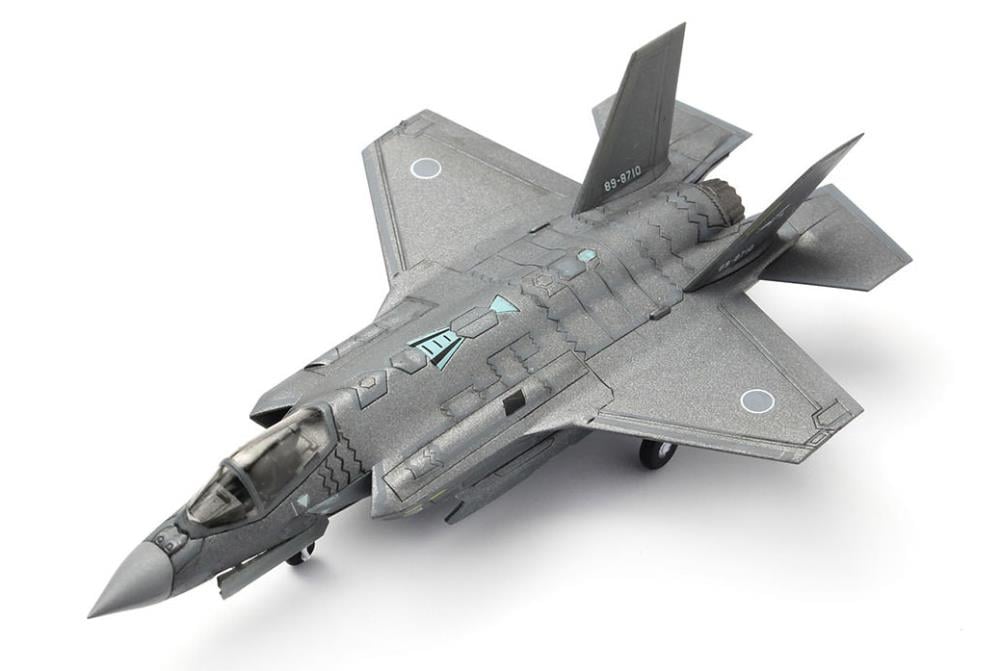 F-35J Lightning II & R.A.F TSR 1/144セット Japan Air Self-Defense Force F-35A Lightning II 1/144 Scale Model