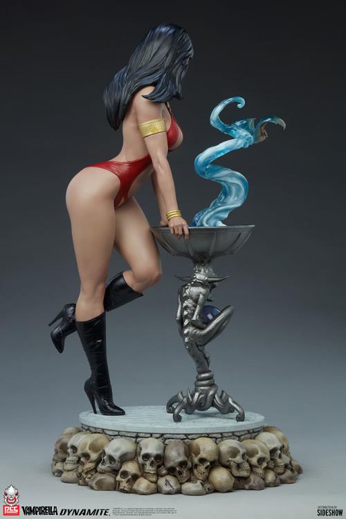 Vampirella 1/3 Scale Limited Edition Statue Gallery Image 6