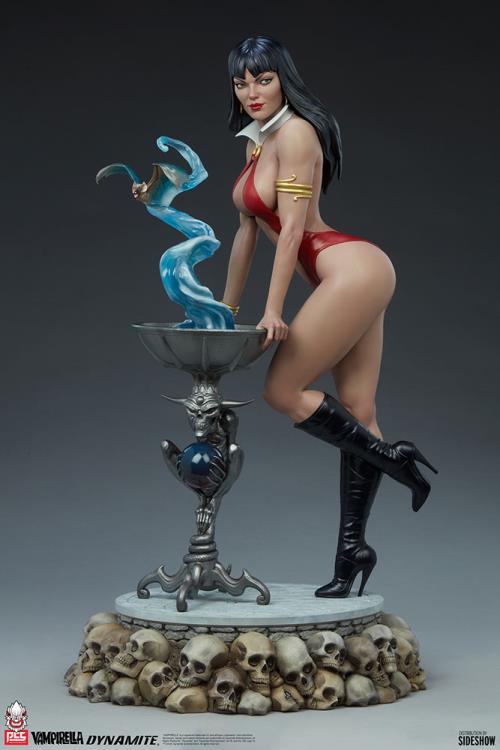 Vampirella 1/3 Scale Limited Edition Statue Gallery Image 3