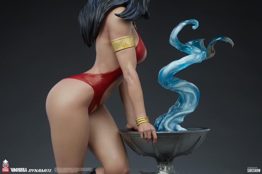 Vampirella 1/3 Scale Limited Edition Statue Gallery Image 12