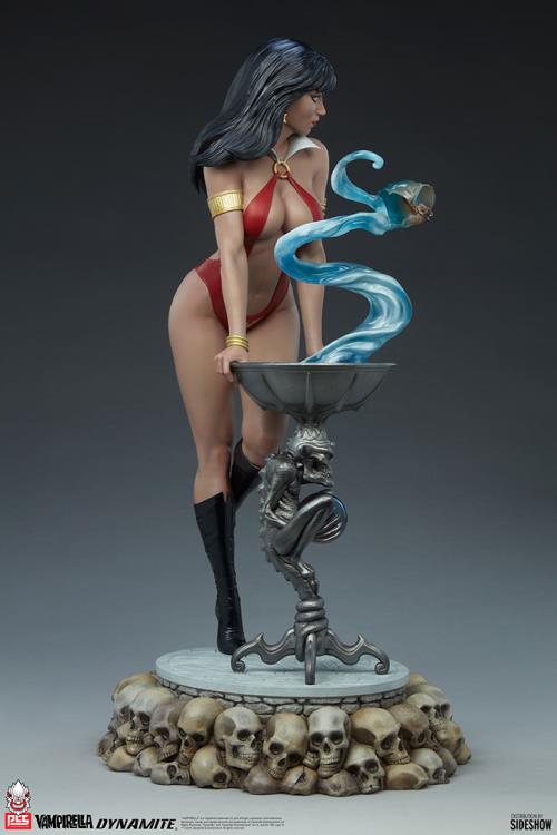 Vampirella 1/3 Scale Limited Edition Statue Gallery Image 5