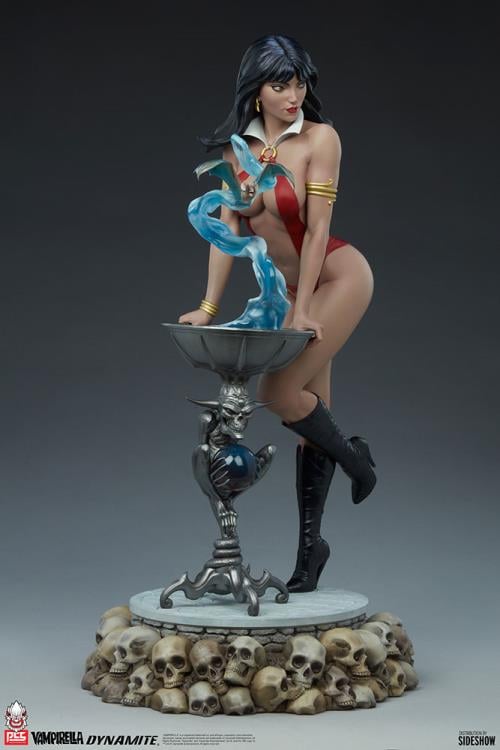 Vampirella 1/3 Scale Limited Edition Statue Gallery Image 4