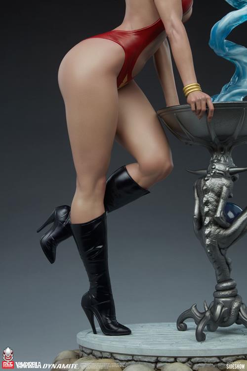 Vampirella 1/3 Scale Limited Edition Statue Gallery Image 11