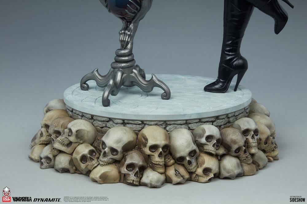 Vampirella 1/3 Scale Limited Edition Statue Gallery Image 15