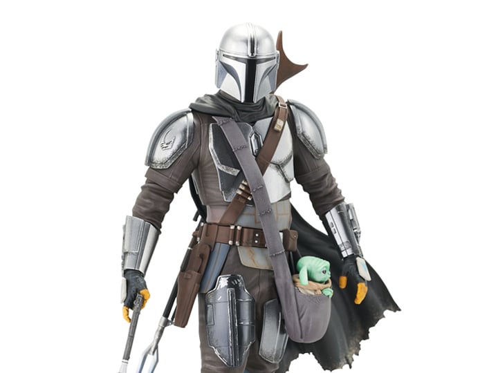 The Mandalorian Premier Collection The Mandalorian and Grogu 1/7 Scale Statue Gallery Image 1