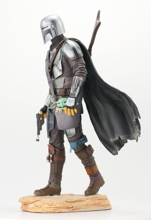 The Mandalorian Premier Collection The Mandalorian and Grogu 1/7 Scale Statue Gallery Image 4