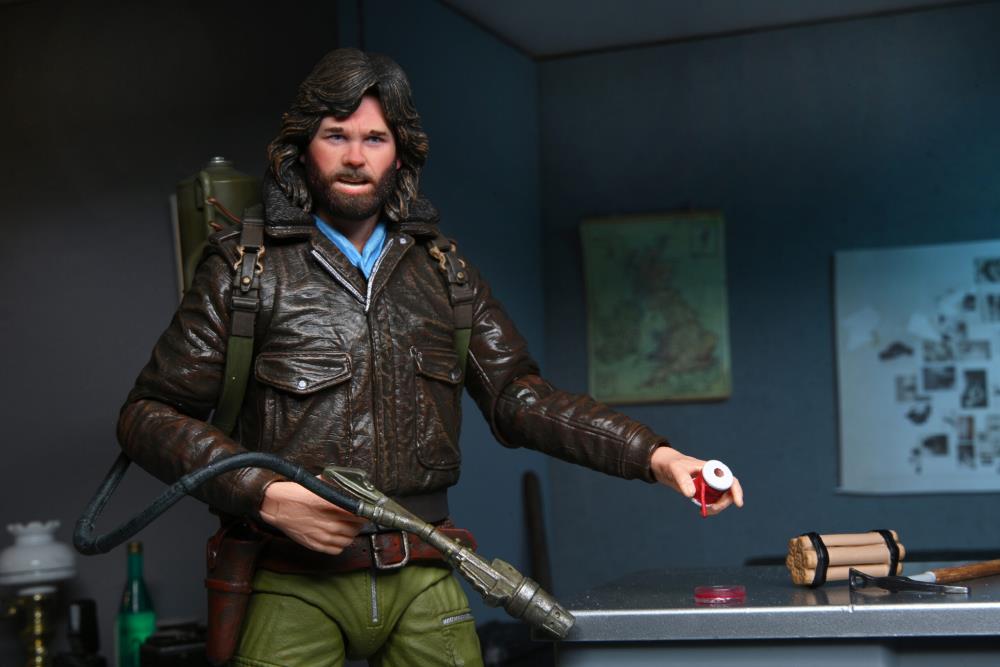 The Thing Ultimate MacReady V2 (Station Survival) Figure Gallery Image 14