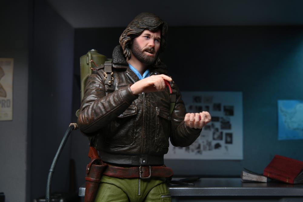 The Thing Ultimate MacReady V2 (Station Survival) Figure Gallery Image 15