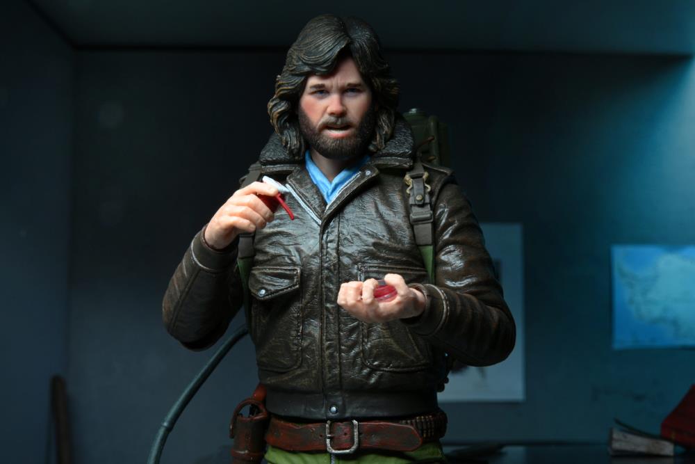 The Thing Ultimate MacReady V2 (Station Survival) Figure Gallery Image 16