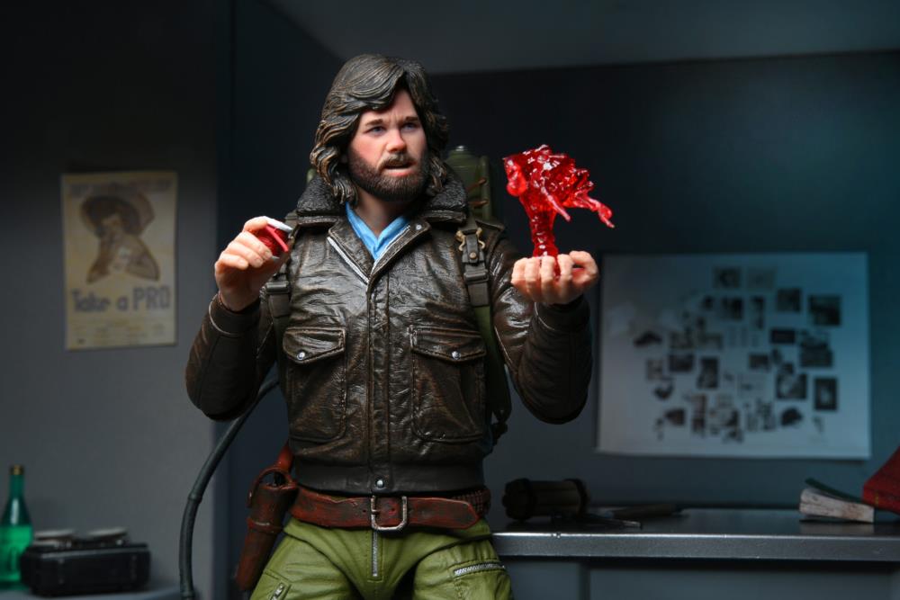 The Thing Ultimate MacReady V2 (Station Survival) Figure Gallery Image 17