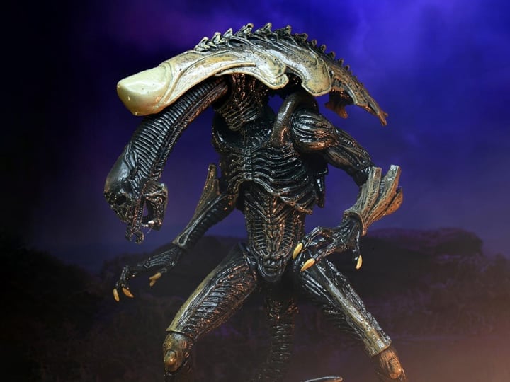 Alien vs. Predator Chrysalis (Movie Deco) Figure Gallery Image 1