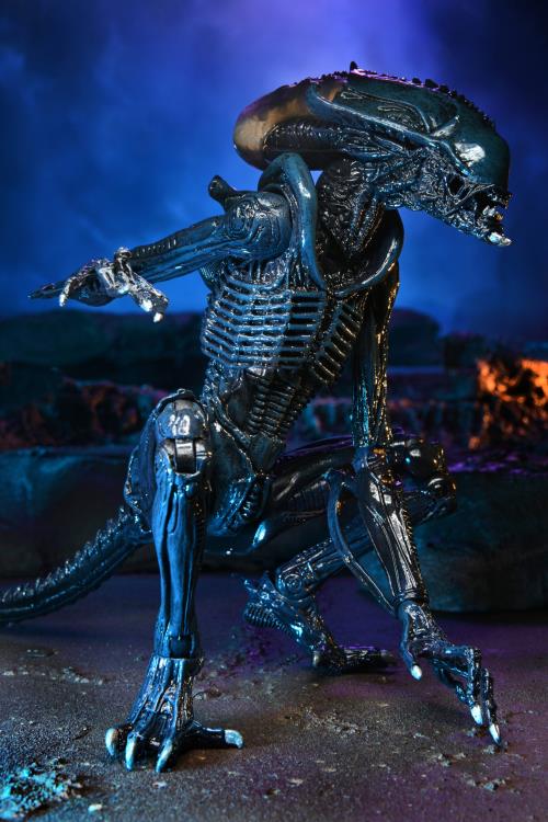 Alien vs. Predator Aliens Set of 3 Figures (Movie Deco) Gallery Image 4