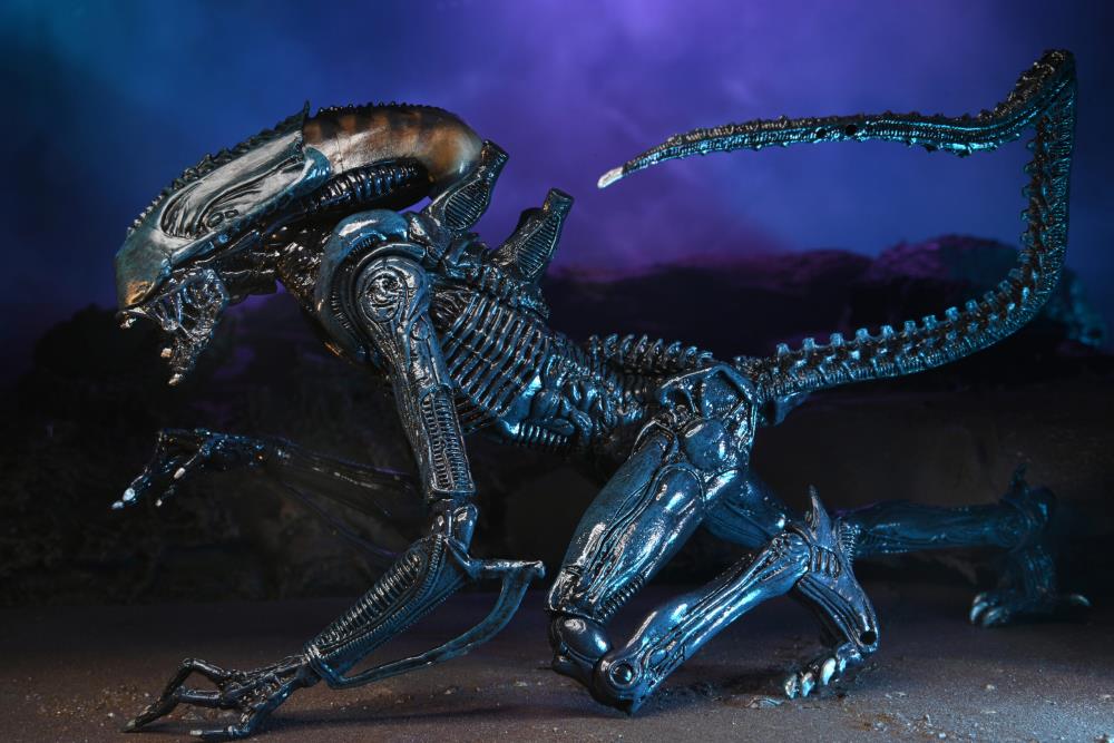 Alien vs. Predator Aliens Set of 3 Figures (Movie Deco) Gallery Image 6