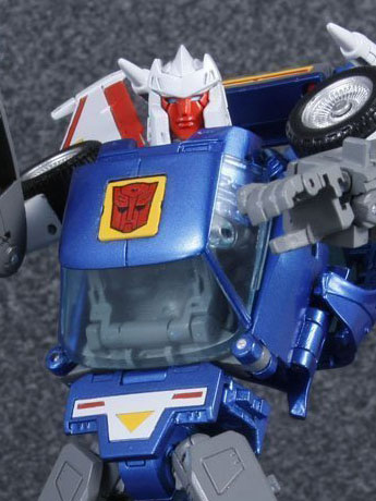 Transformers Masterpiece MP-25 Tracks Gallery Image 2