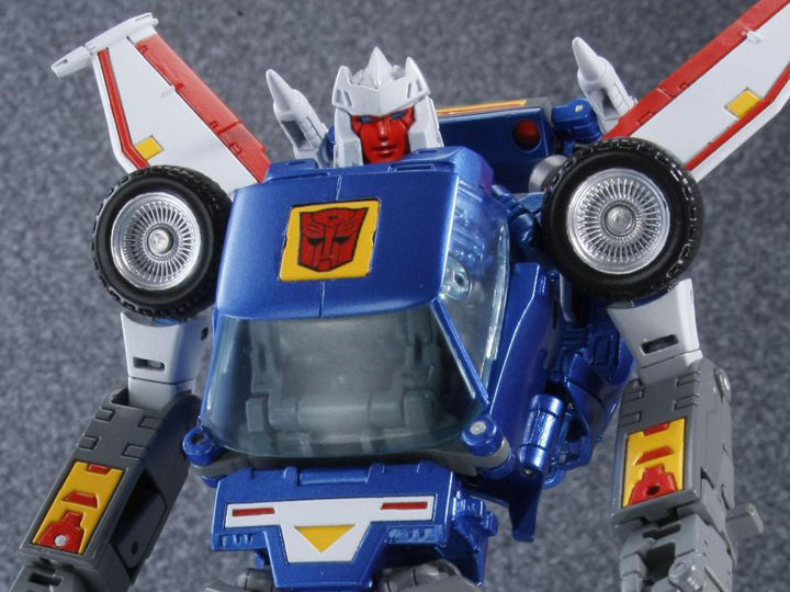Transformers Masterpiece MP-25 Tracks Gallery Image 1