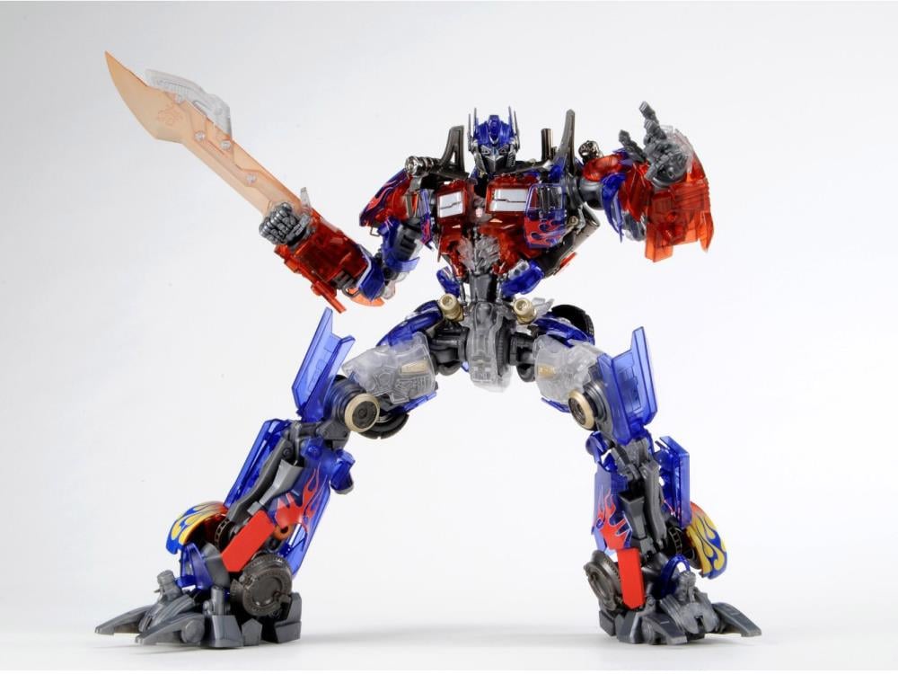 Transformers: Dark of the Moon DMK01 Optimus Prime Exclusive Dual Mode Model Kit With Blu-Ray Gallery Image 6