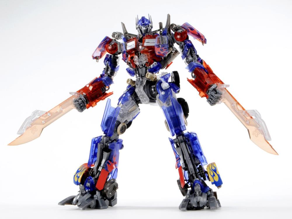 Transformers: Dark of the Moon DMK01 Optimus Prime Exclusive Dual Mode Model Kit With Blu-Ray Gallery Image 4